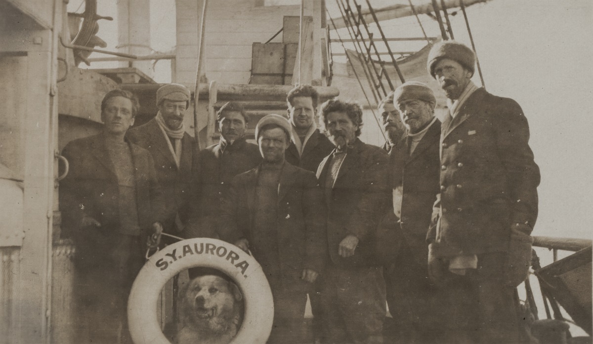 Oscar pictured with some surviving members of the Imperial Trans-Antarctic expedition in 1917, after they were rescued from the ice. Canterbury Museum 1975.231.36. No known copyright restrictions