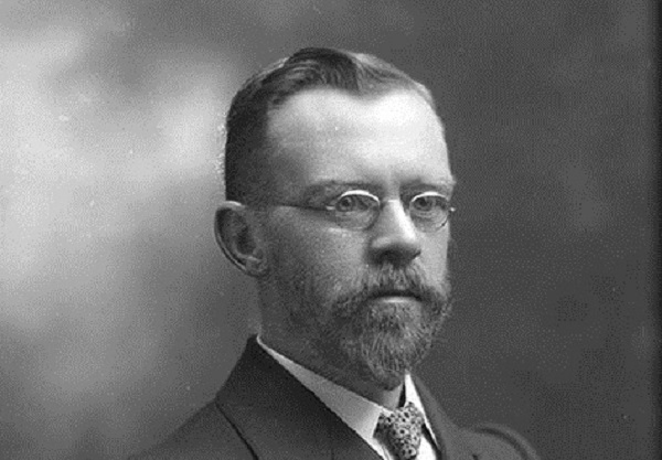 Charles Mackie in about 1907. Photography by H H Clifford. Canterbury Museum 1980.175.51548. No known copyright restrictions