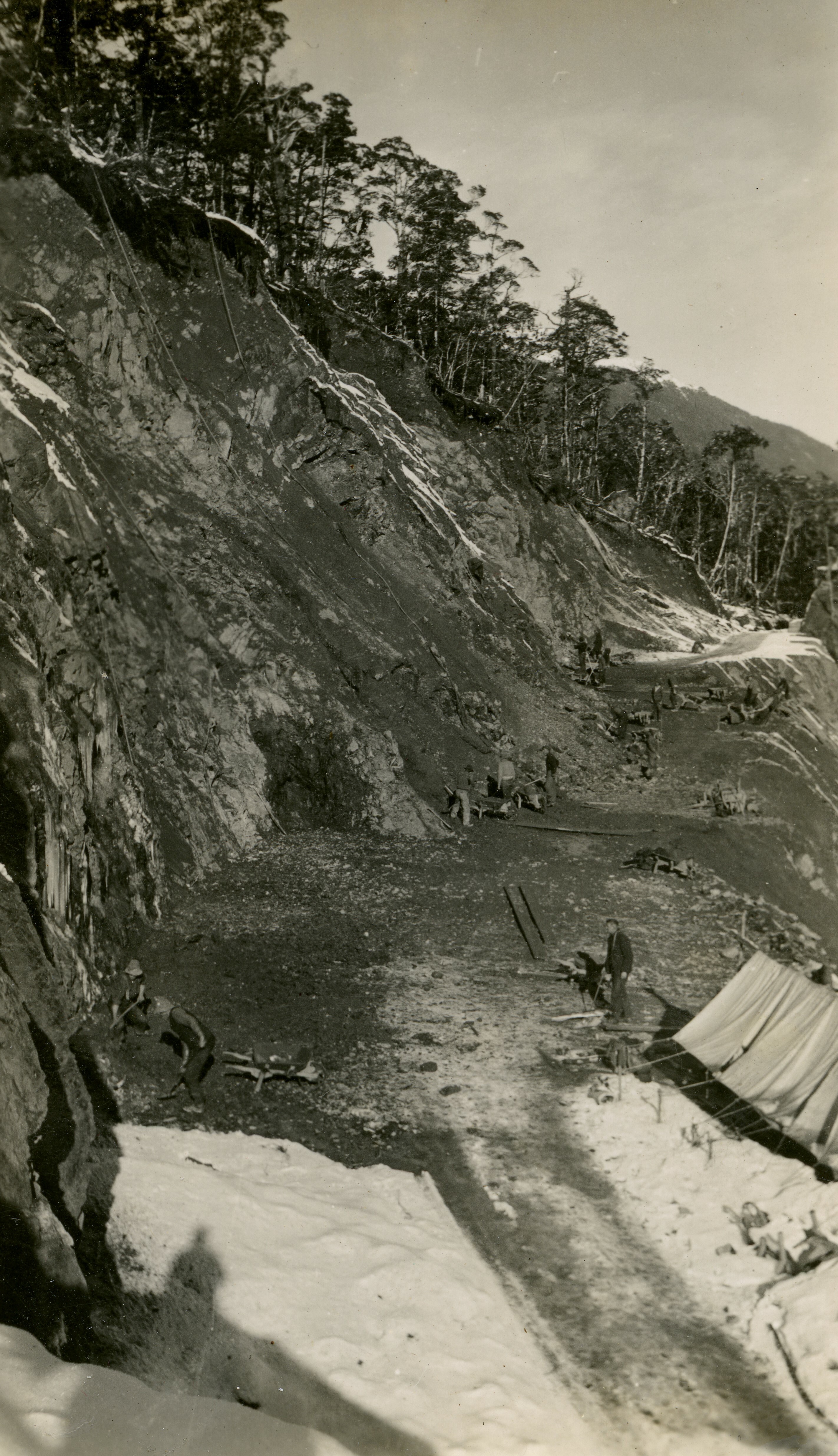 Lewis Pass road under construction in the 1930s. Canterbury Museum 2018.13.26. No known copyright restrictions