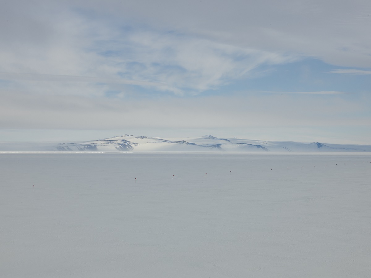 White Island across McMurdo Sound. Image: Guy Frederick, all rights reserved