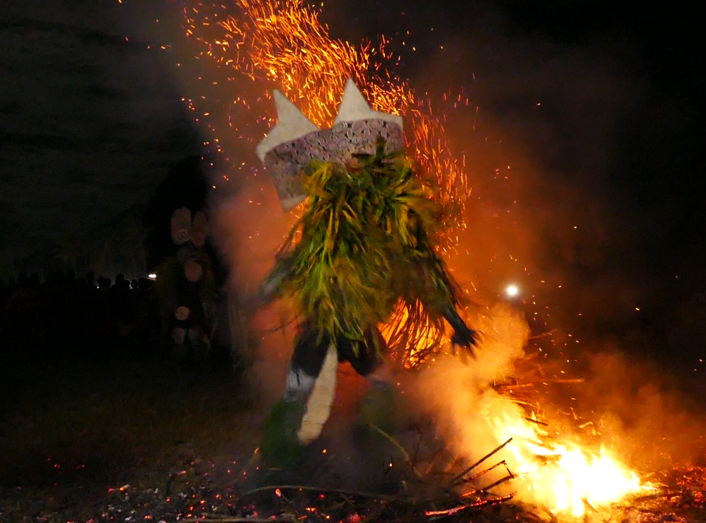 Atut being performed in Rabaul, East New Britain, 2016