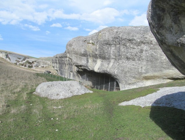 Weka Pass main shelter