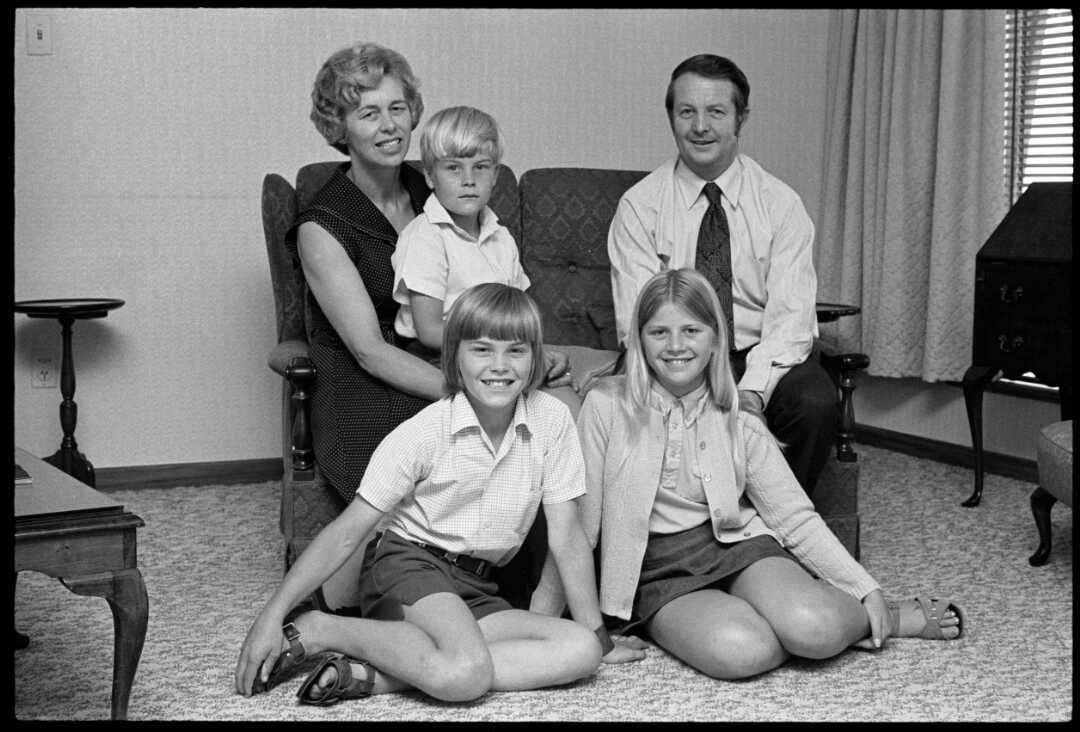 Glen and Bill Rowling and their children Andrew, Carl and Kim in a photo taken in 1973. Dominion Post (Newspaper): Photographic negatives and prints of the Evening Post and Dominion newspapers. Ref: EP/1973/0311/5A-F. Alexander Turnbull Library, Wellington, New Zealand. /records/22882680